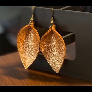 Leather pinched earrings -Bronze in color